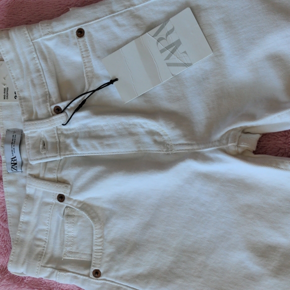 Mid-rise cropped jeans - Picture 3 of 4